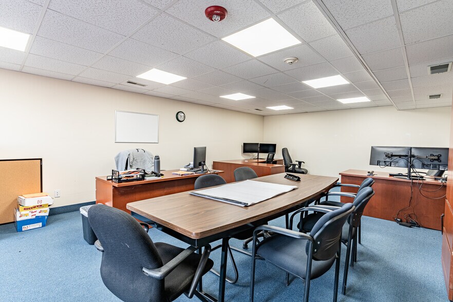 More Photos Of 55 Jefferson Blvd, Warwick Office For Sale