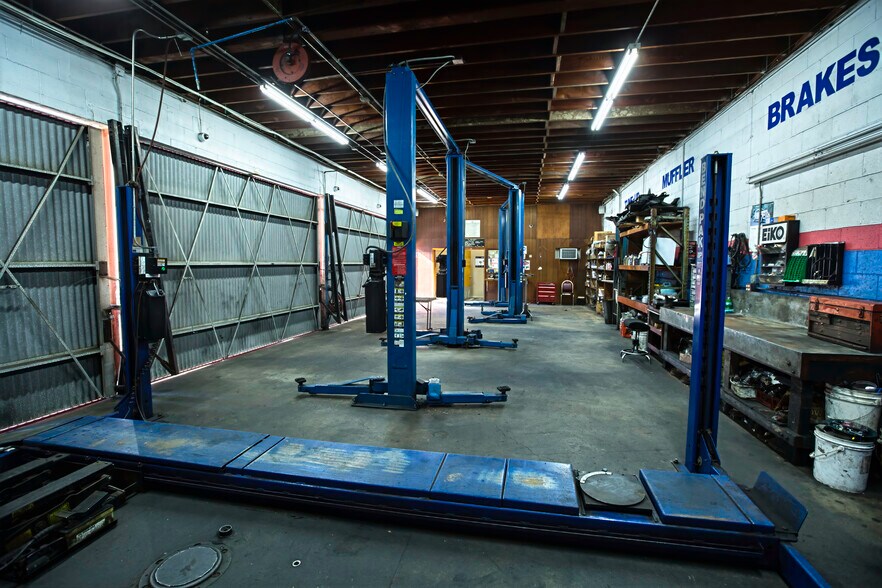 More Photos Of 590 N Lake Ave, Pasadena Auto Repair For Sale