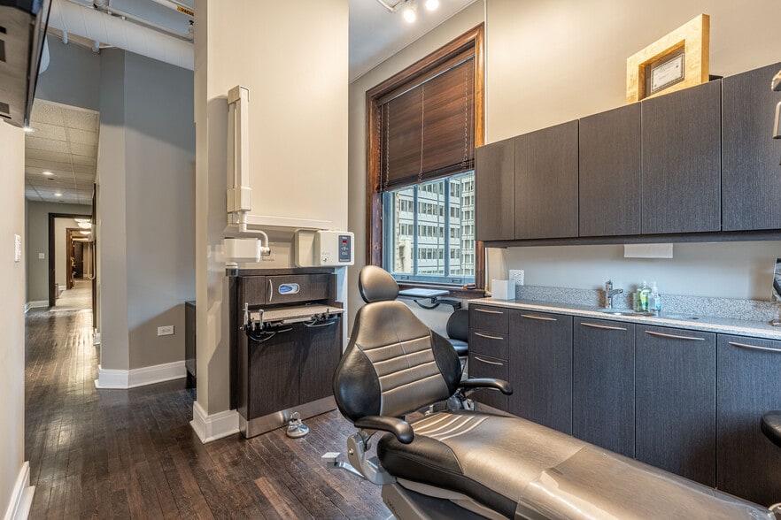 More Photos Of 120 S State St, Chicago Medical For Lease