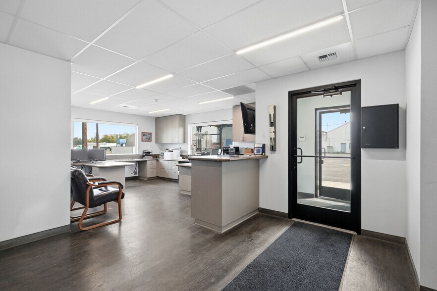 More Photos Of 8031 Branch Rd, Harrah Distribution For Sale