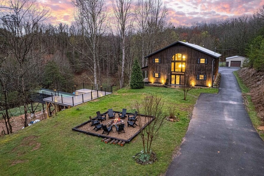 More Photos Of 1293 Laurel Lick Rd, Sevierville Specialty For Sale