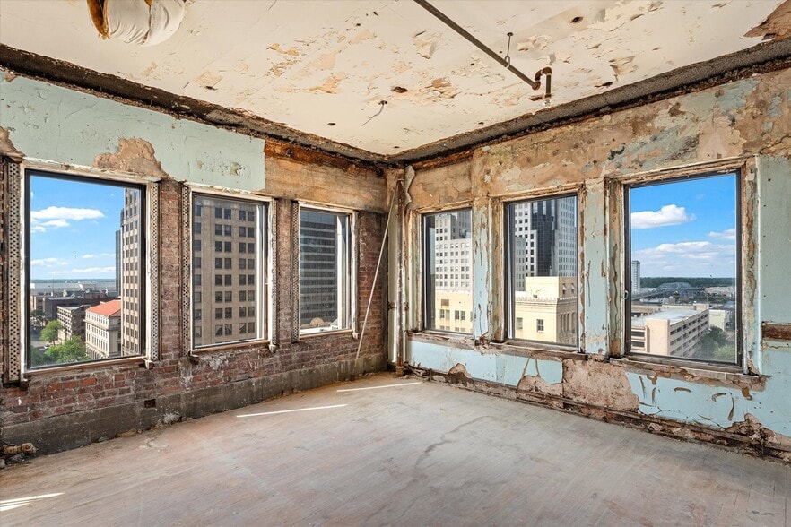 More Photos Of 610 Marshall St, Shreveport Office For Sale