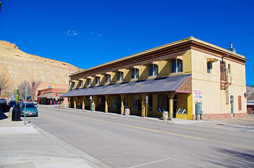 More Photos Of 305 Main St, Palisade Apartments For Lease