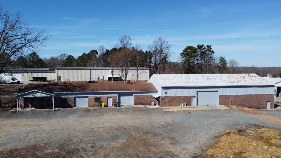More Photos Of 8828 Mount Holly Rd, Charlotte Warehouse For Lease