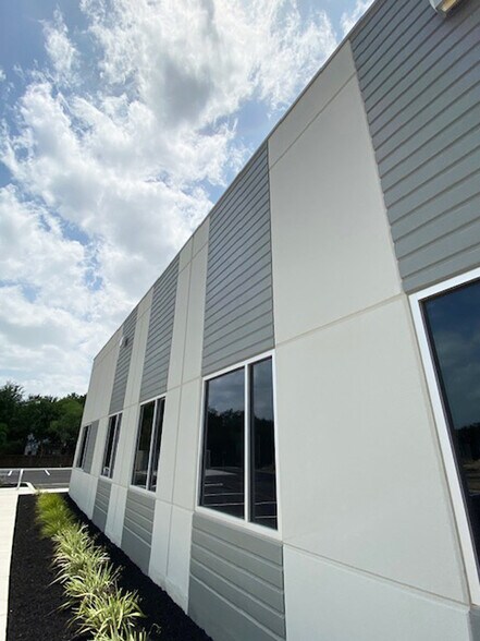 More Photos Of 4318 De Zavala Rd, San Antonio Medical For Sale