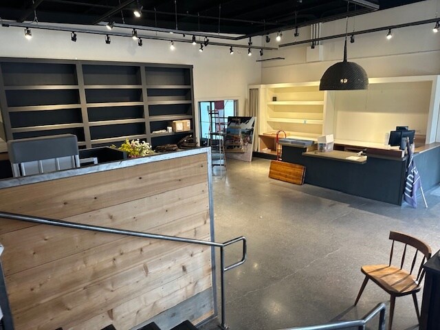 More Photos Of 835 Lincoln Ave, Napa Freestanding For Lease