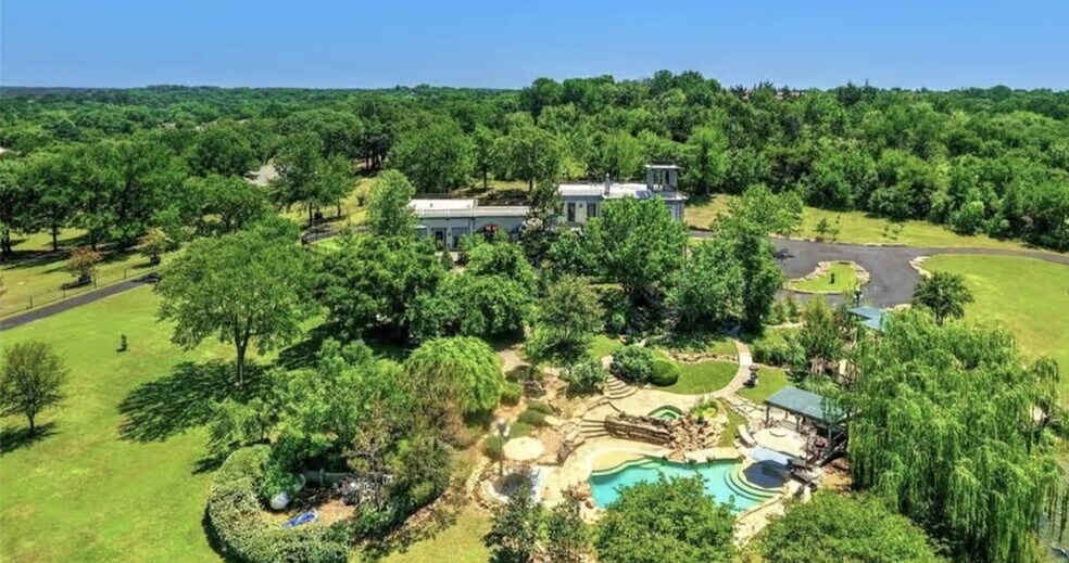Primary Photo Of 310 Ball Park Loop, Denison Hospitality For Sale