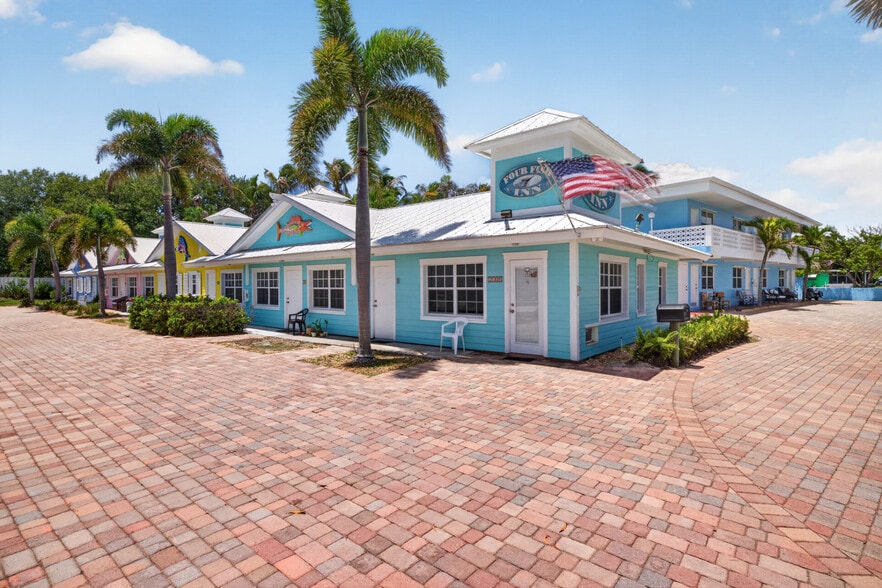 More Photos Of 2100 NE Indian River Dr, Jensen Beach Hotel For Sale