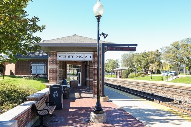 More Photos Of 301 N Cass Ave, Westmont Storefront Retail Office For Lease