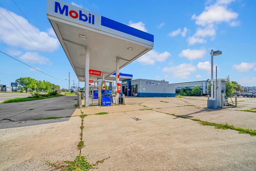 More Photos Of 1200 3rd St SW, Winter Haven Freestanding For Sale