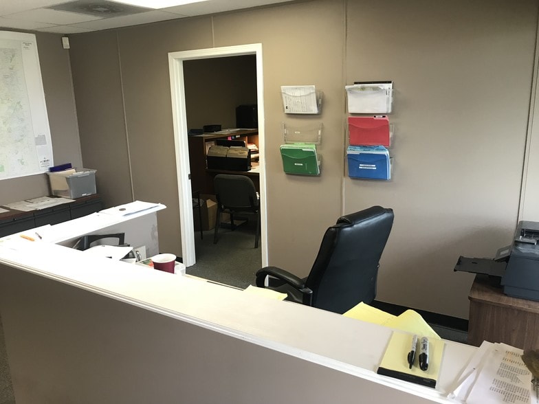 More Photos Of 2010 E Spruce Cir, Olathe Warehouse For Lease