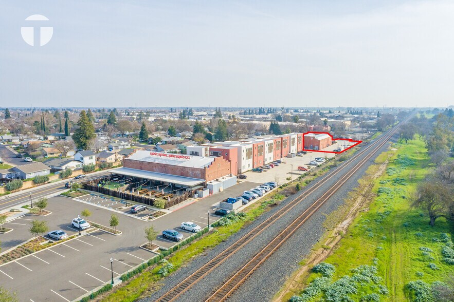 More Photos Of 9699 Railroad St, Elk Grove Restaurant For Lease