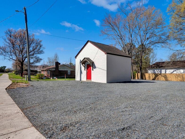 More Photos Of 4620 Potter Rd, Stallings Office For Sale