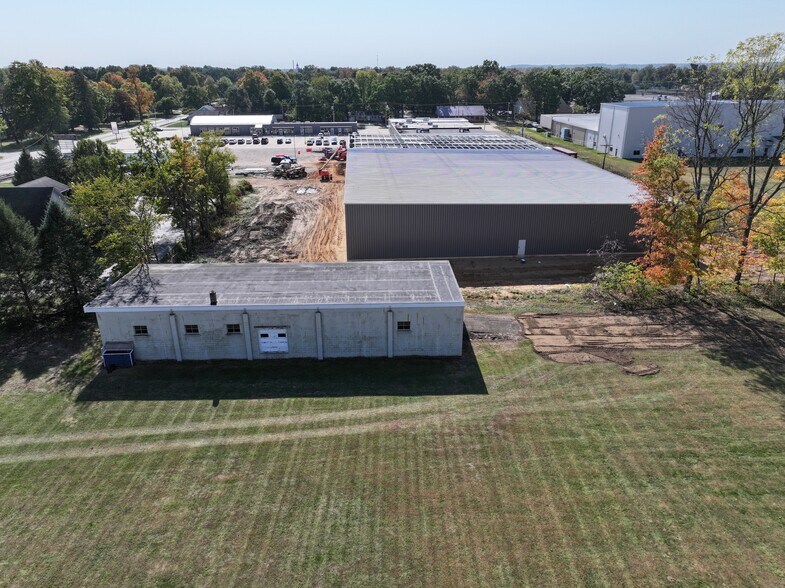 More Photos Of 57582 N Main St, Three Rivers Flex For Lease