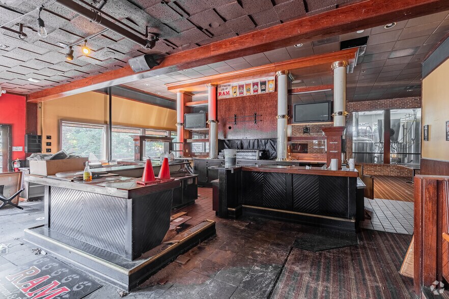 More Photos Of 515 12th St SE, Salem Freestanding For Sale