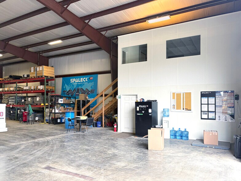 More Photos Of 3020 Pittsburgh St, Perryopolis Warehouse For Lease