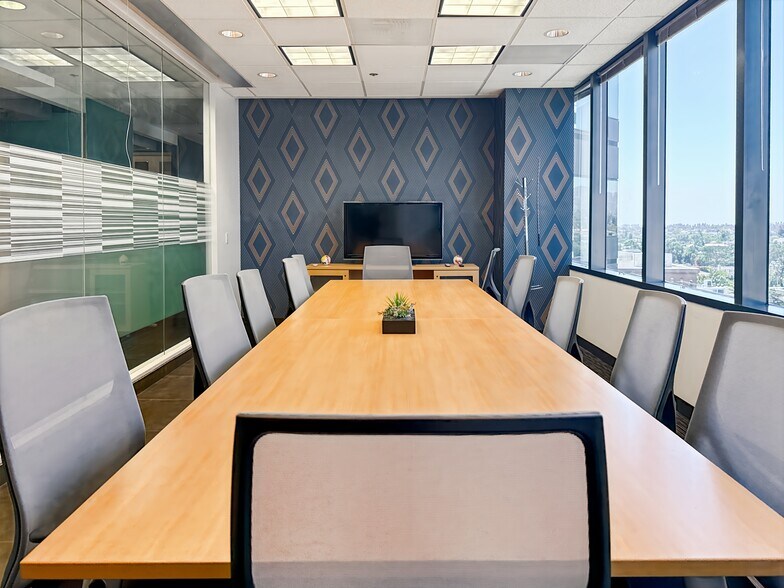 More Photos Of 12100 Wilshire Blvd, Los Angeles Coworking Space