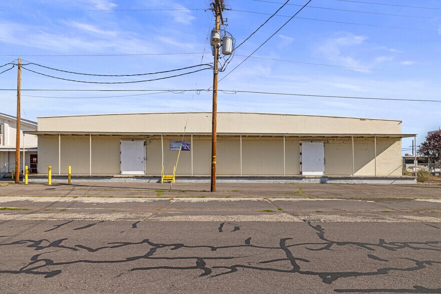 More Photos Of 615 S Spring St, Klamath Falls Warehouse For Lease