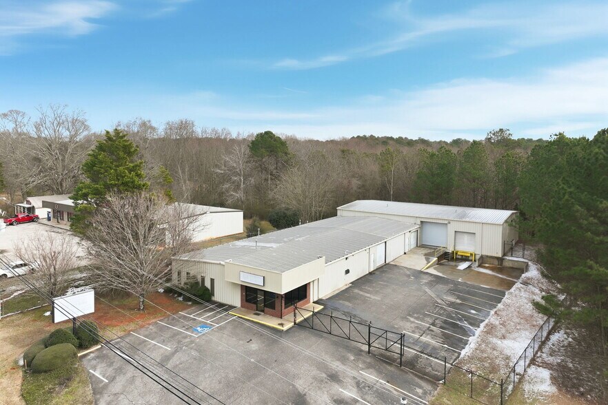 More Photos Of 3743 Old Flowery Branch Rd, Oakwood Warehouse For Lease