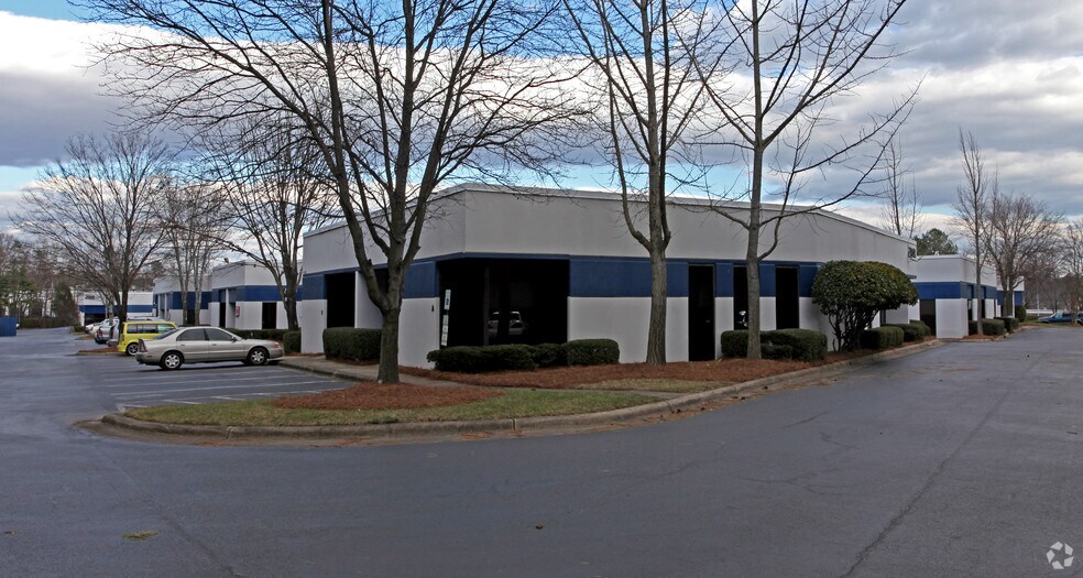 Primary Photo Of 2848 Queen City Dr, Charlotte Light Manufacturing For Lease