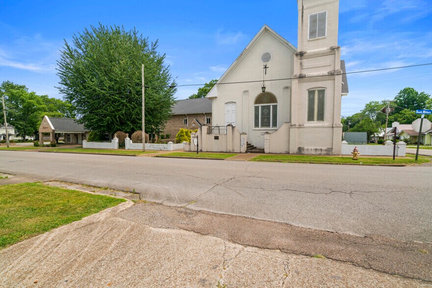 More Photos Of 228 S Military Ave, Lawrenceburg Religious Facility For Sale