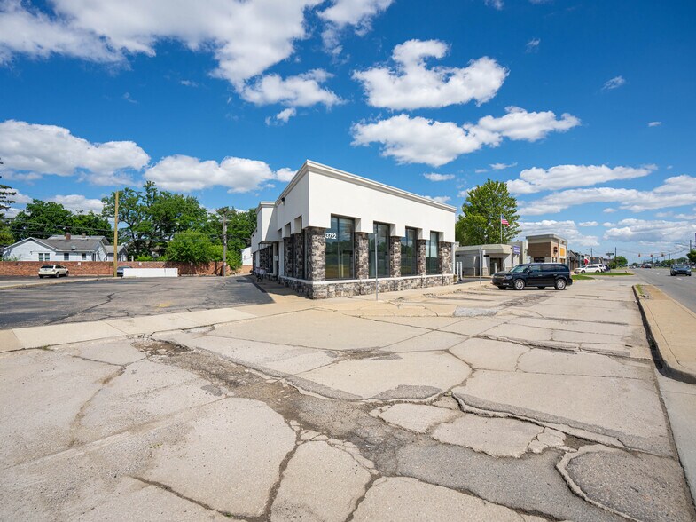 More Photos Of 33722 Woodward Ave, Birmingham Medical For Sale