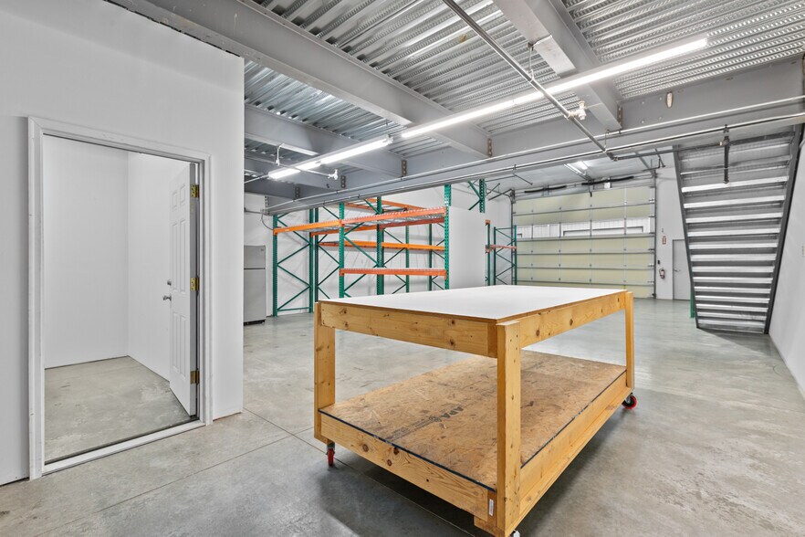 More Photos Of 1985 Alpine Way, Bellingham Warehouse For Sale