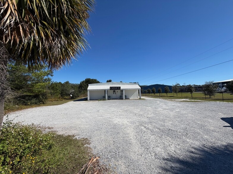 More Photos Of 17287 Us-331, Freeport Freestanding For Lease