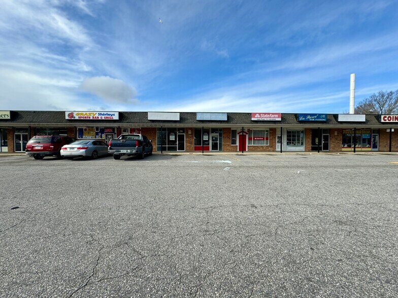 More Photos Of 315 N Great Neck Rd, Virginia Beach General Retail For Lease