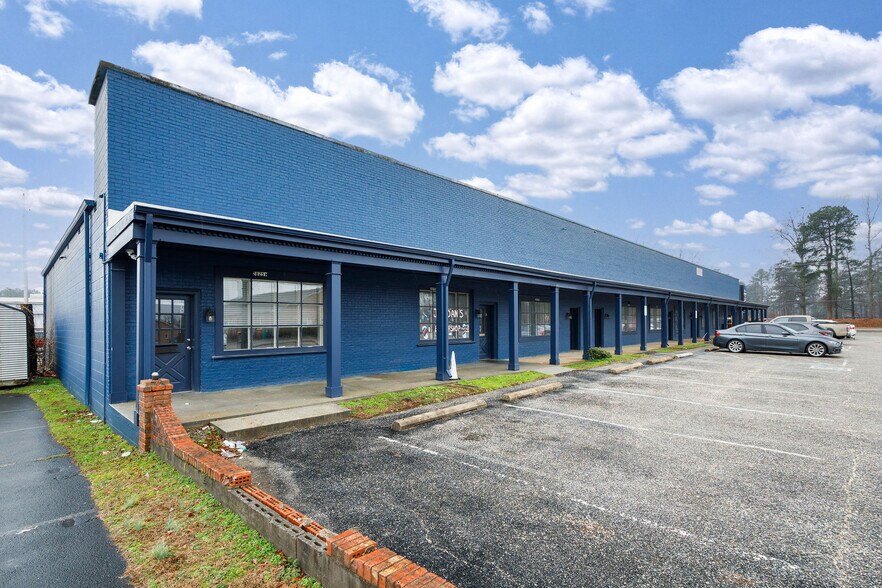 More Photos Of 2825 S Crater Rd, Petersburg Storefront Retail Office For Sale