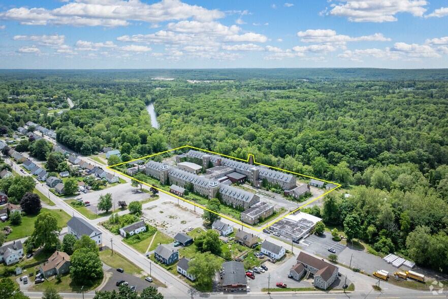 More Photos Of 51 S Walnut St, Wauregan Manufacturing For Lease