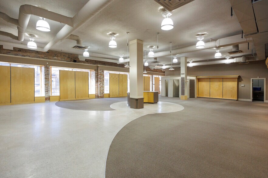 More Photos Of 4807 50 Ave, Red Deer General Retail For Lease