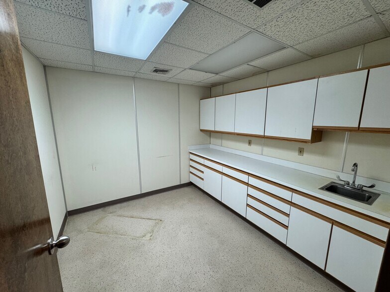 More Photos Of 464 Wolcott Rd, Wolcott Office For Lease