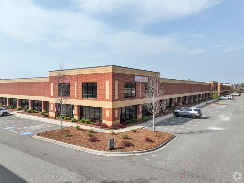 More Photos Of 115 Corporate Center Dr, Mooresville Light Distribution For Lease