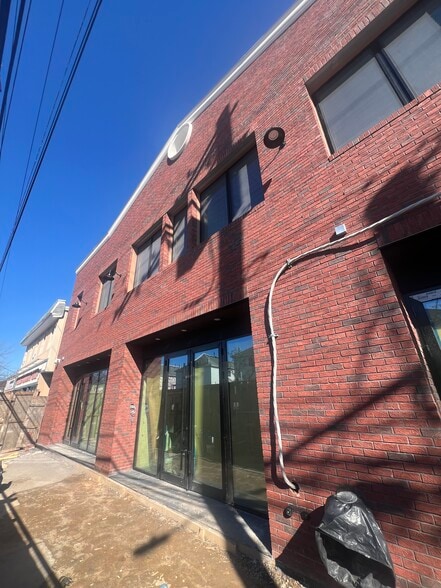 More Photos Of 217 Main St, Staten Island Storefront Retail Residential For Sale