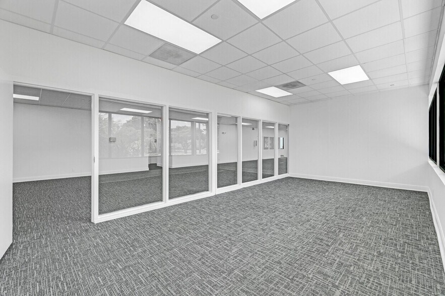 More Photos Of 1910 NW 97th Ave, Miami Distribution For Lease