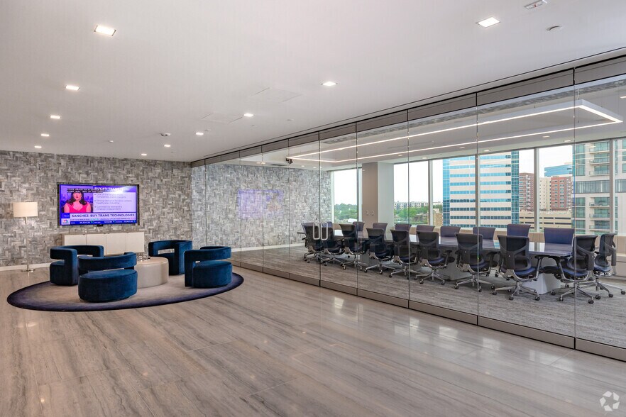 More Photos Of 9655 Katy Fwy, Houston Unknown For Lease