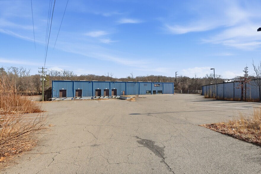 Primary Photo Of 9208 Enterprise Ct, Manassas Park Warehouse For Sale
