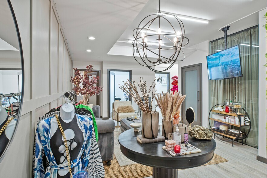 More Photos Of 2535 Kettner Blvd, San Diego Office Residential For Sale