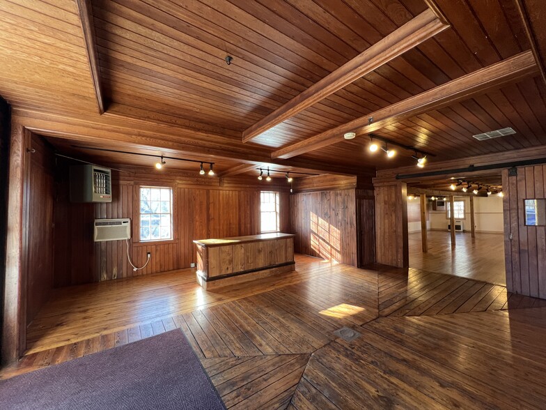 More Photos Of 80 Lafayette Rd, Hampton Falls Freestanding For Sale