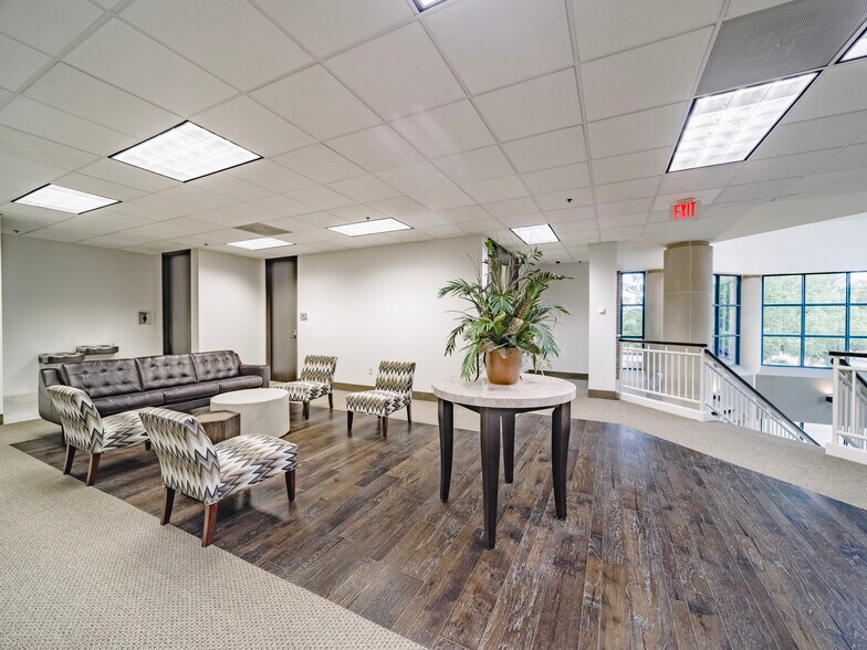 More Photos Of 4701 Old Shepard Pl, Plano Medical For Lease