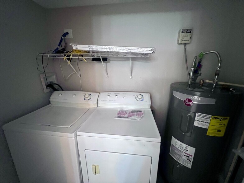 More Photos Of 2506 Anders Ln, Kemah Medical For Lease