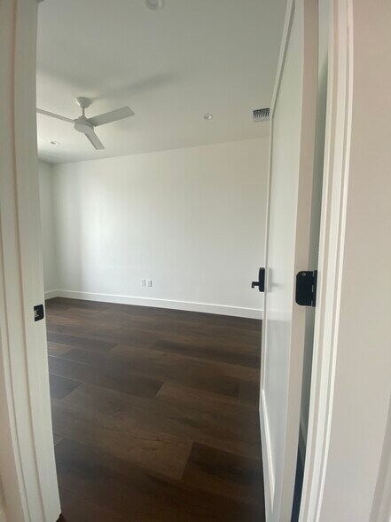 More Photos Of 123 E Jackson St, Burnet Coworking Space