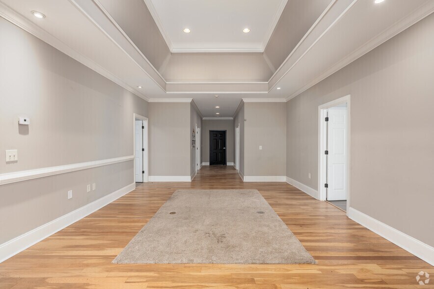 More Photos Of 4913 Summer Oak Dr, Buford Service For Lease
