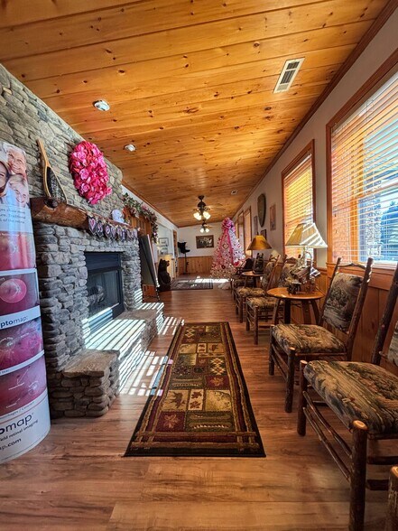 More Photos Of 3831 E First St, Blue Ridge Office For Sale