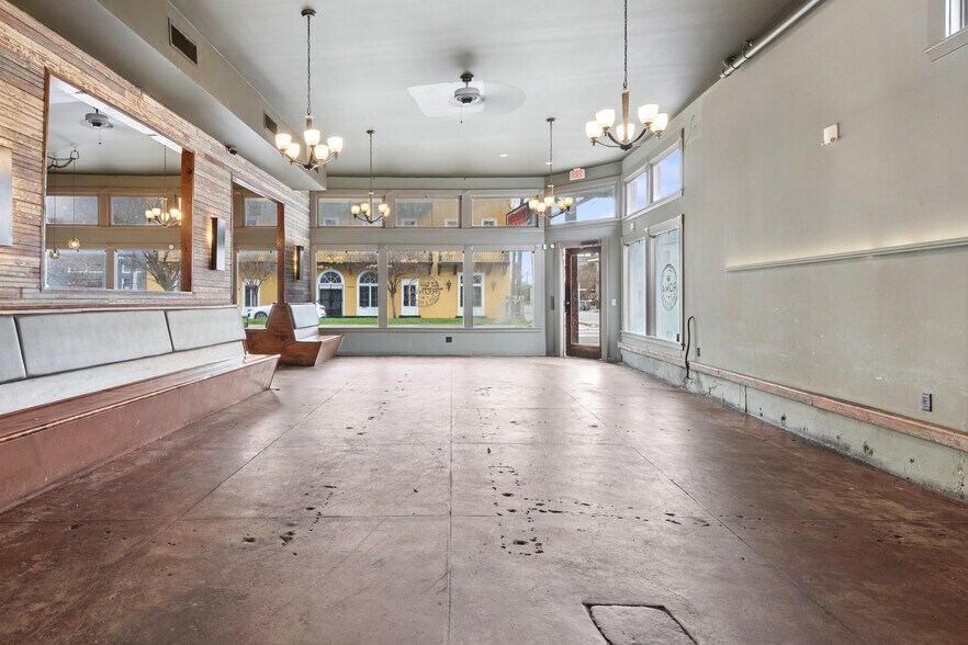 More Photos Of 1800-1814 Oretha Castle Haley Blvd, New Orleans Storefront Retail Residential For Lease