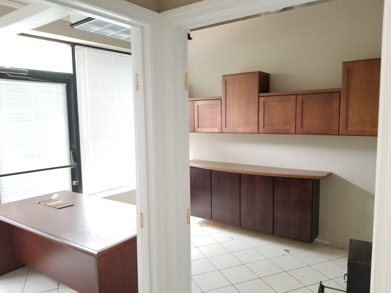 More Photos Of 574 Washington St, Easton Freestanding For Lease