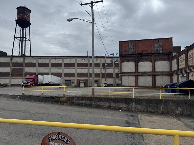 More Photos Of 2 Potomac St, Rochester Warehouse For Lease