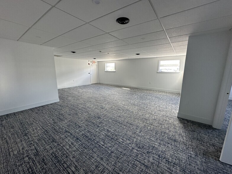 More Photos Of 30 Coronado Rd, Warwick Service For Lease