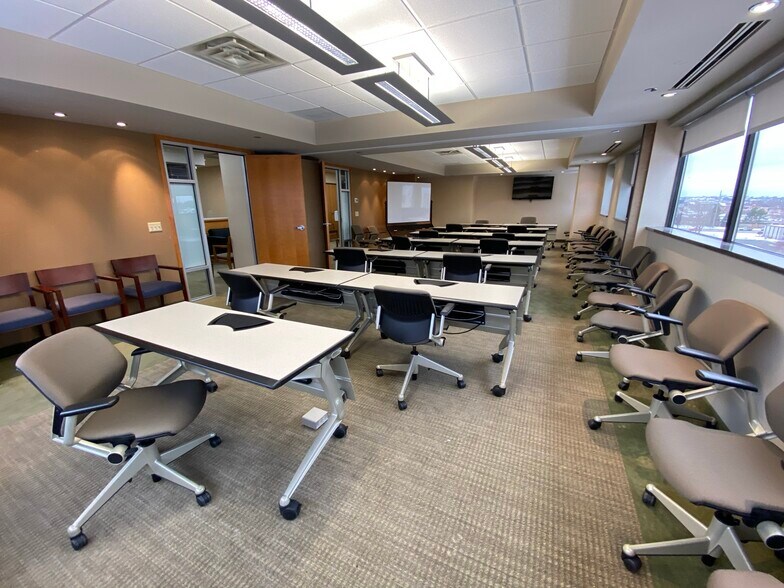 More Photos Of 7300 147th St W, Apple Valley Office For Lease